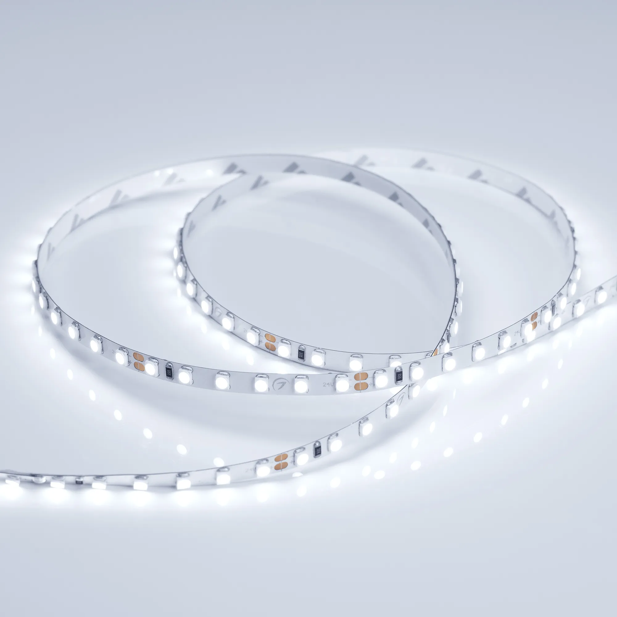 Лента светодиодная RT 2-5000 24V Cool 8K 5mm 2x (3528, 600 LED, LUX) (Arlight, 9.6 Вт/м, IP20)